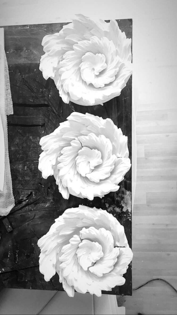 Арт-объект в виде волны