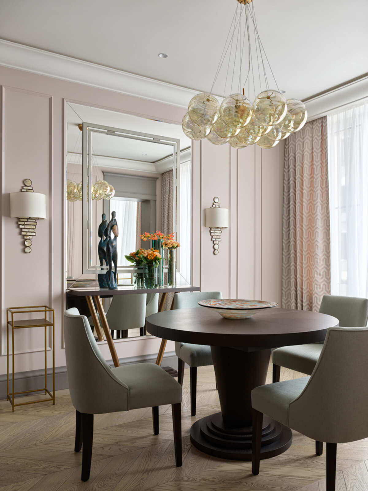 Большая бронзовая скульптура