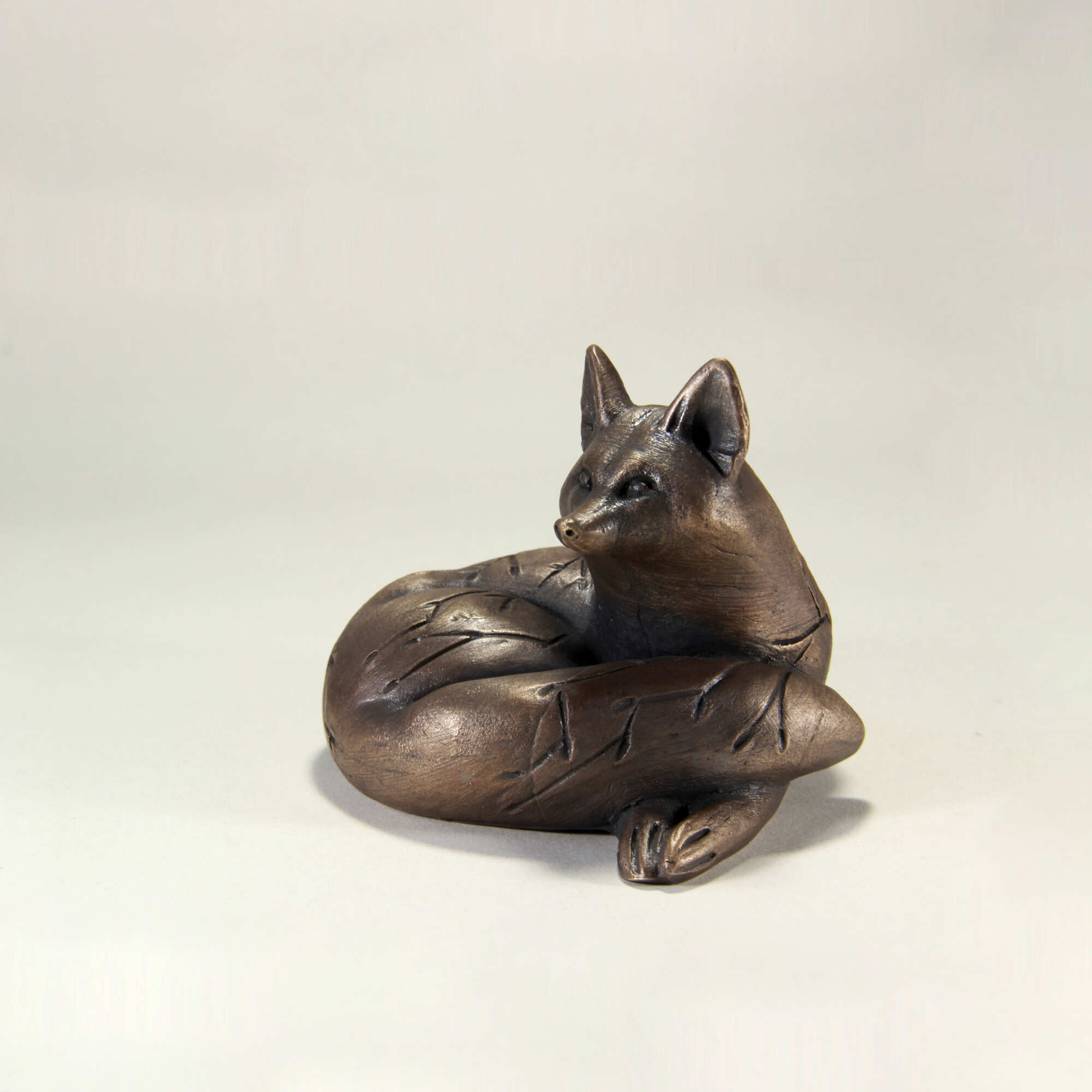 бронзовая скульптура лисы