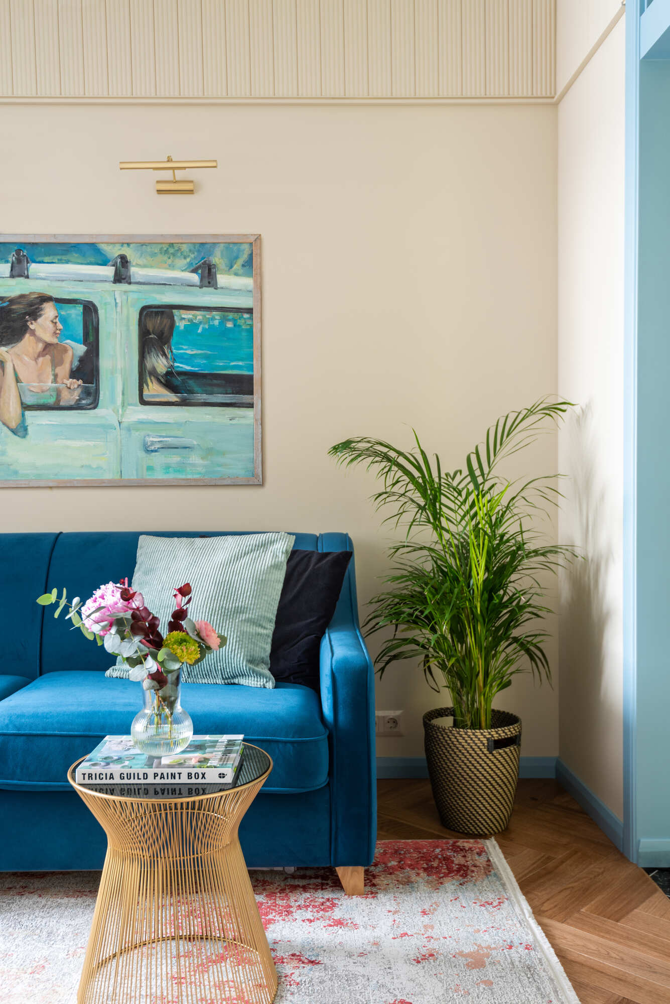 картина над диваном